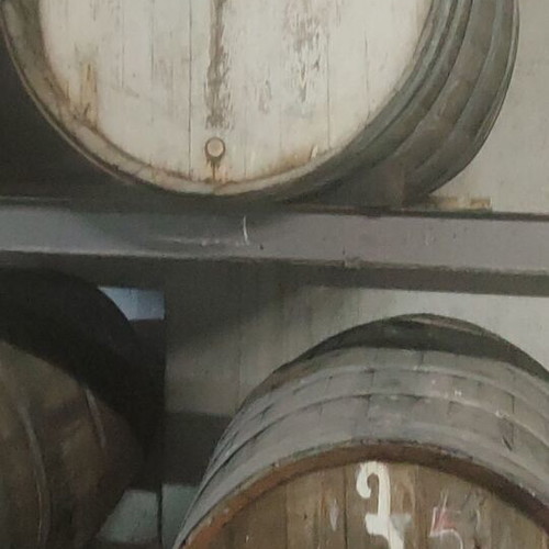 Wine barrels used, 800-1000 kilograms