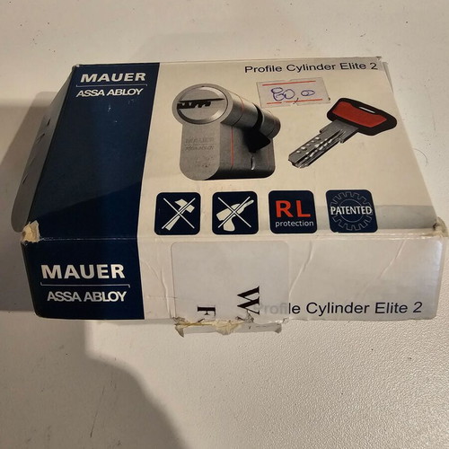 Mauer Elite 2 Security Lock like new with four keys and two cards