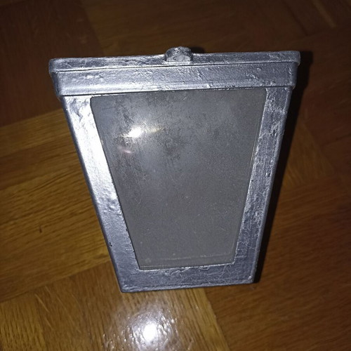 Outdoor lighting set used, includes sockets