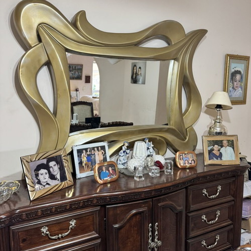 Dining table with 6 chairs and wooden dresser with mirror like new
