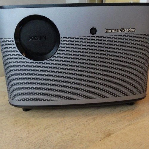 XGIMI H2 Projector 1080P Home Theater with Android Box like new