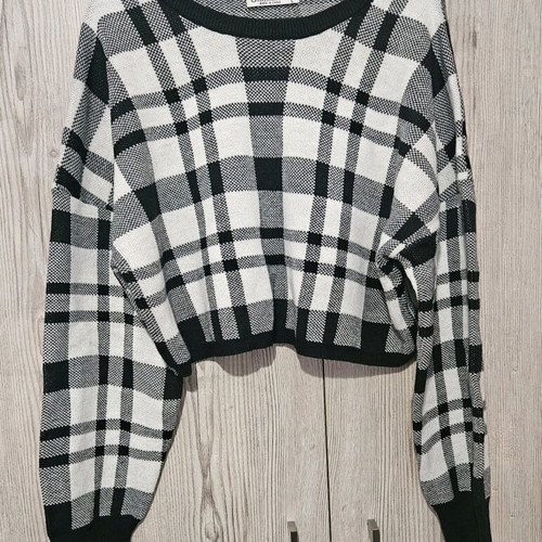 Knitted pullover and skirt set like new