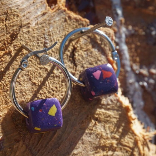 Earrings handmade from scratch, like new, ecological resin purple hoops 2.5 cm