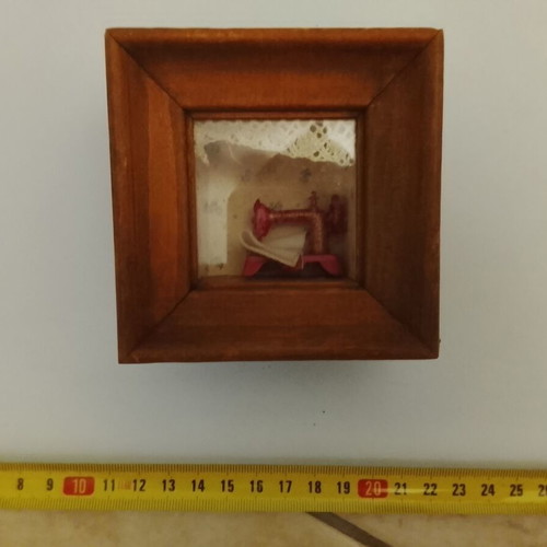Vintage 3D Sewing Miniature Frame used