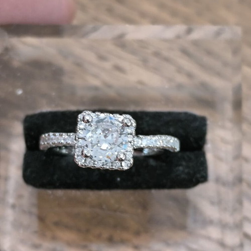 Silver 925 ring with white CZ stone halo design, new