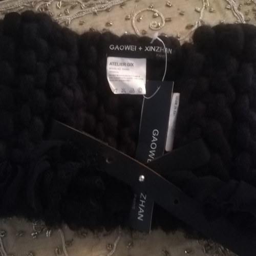 Wool collar with leather detail brand new