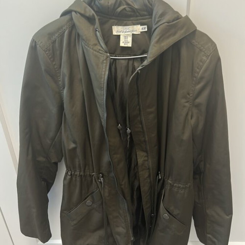 H&M thin jacket size M used, green