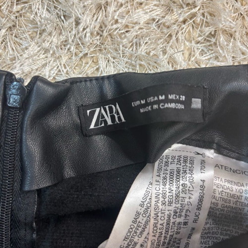 Zara mini leather skirt used, black, size M