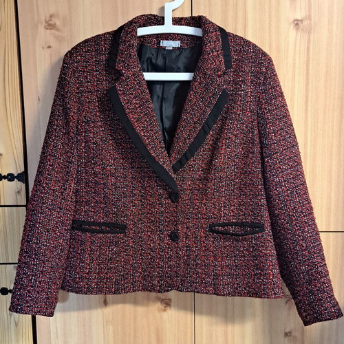 Chris women's wool jacket like new, red and black, size 5XL