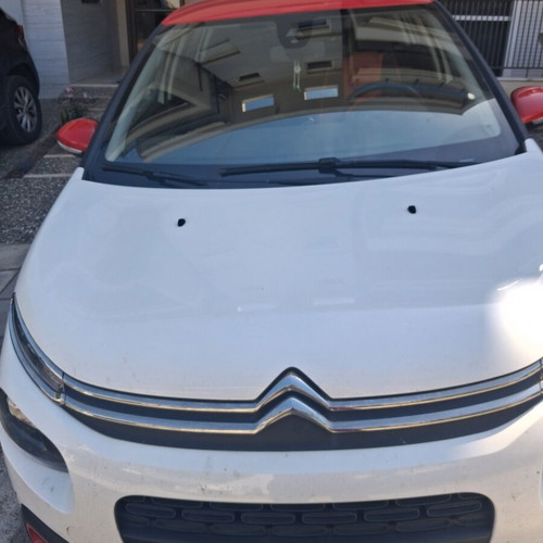 Citroen C3 2018 like new, 59,000 km, manual, petrol, red