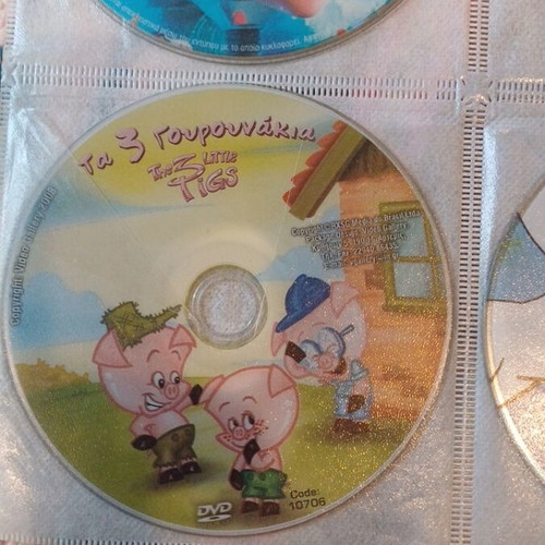 Children's DVDs used, Pinocchio, The 3 Little Pigs, Robin Hood, Casper