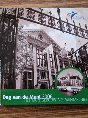 Netherlands Official Euro Coin Set Dag Van de Munt 2006 like new