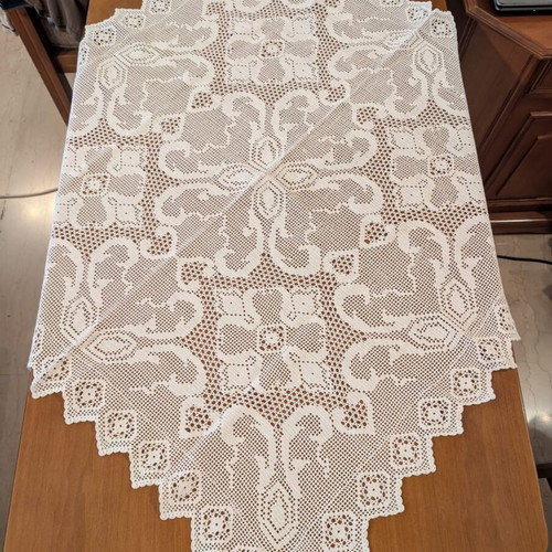 White crochet tablecloth large 100x95 cm like new