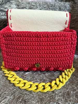 Πλεκτή τσάντα bubble ώμου κατόπιν παραγγελίας, ροζ με κίτρινη κοκάλινη αλυσίδα