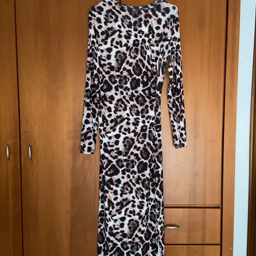 Animal print leopard dress like new with ruching and long sleeve