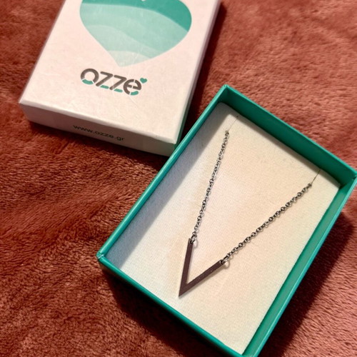 Ozze stainless steel necklace silver color like new
