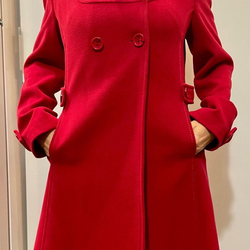 Figure red women's coat like new, medium size XL