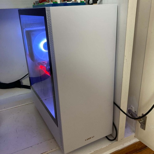 Gaming PC Ryzen 7 3700X RX 7700 XT 12GB 32GB RAM 1TB NVMe