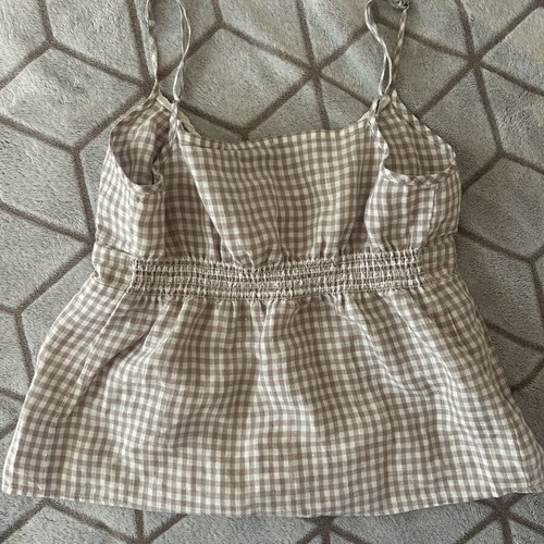 Brandy Melville top in good condition, beige