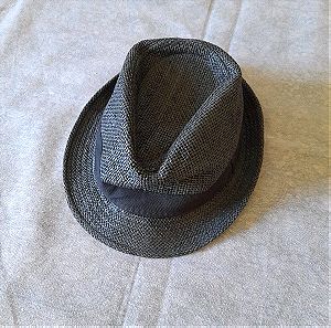 μαύρο καπέλο στύλ φεντόρα
