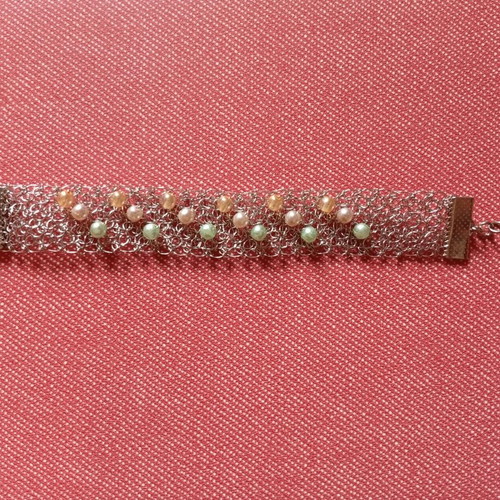 Handmade bracelet like new with woven wire and colored beads silver