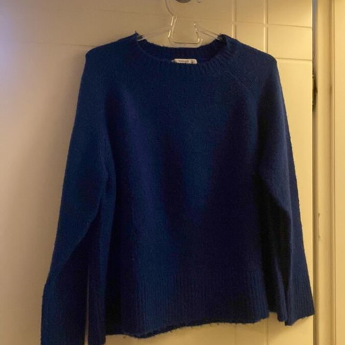 Blue Mango pullover like new