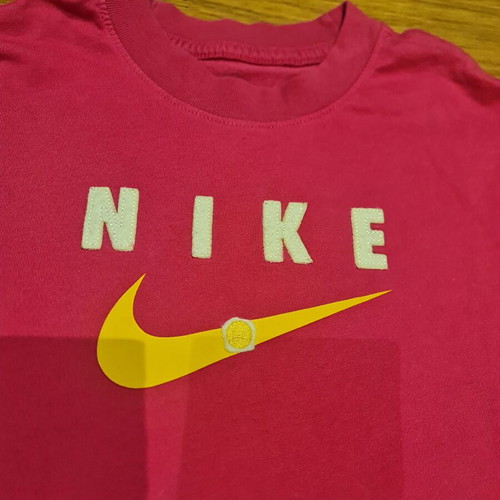 Nike t-shirt fuchsia like new