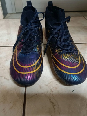 Football shoes with studs like new size 40