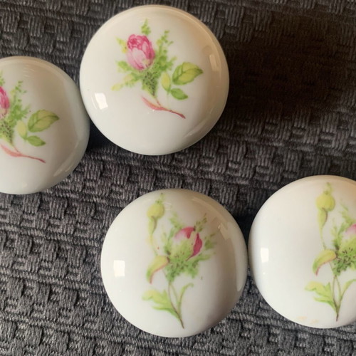 Set of 4 vintage '70 porcelain knobs used with floral decor