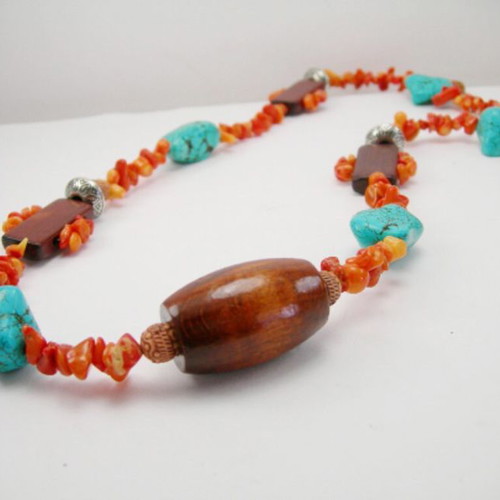 Long necklace with turquoise, red agate semi-precious stones and wooden beads