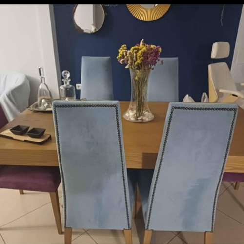 Luxury Extendable Dining Table with 6 Velvet Chairs like new