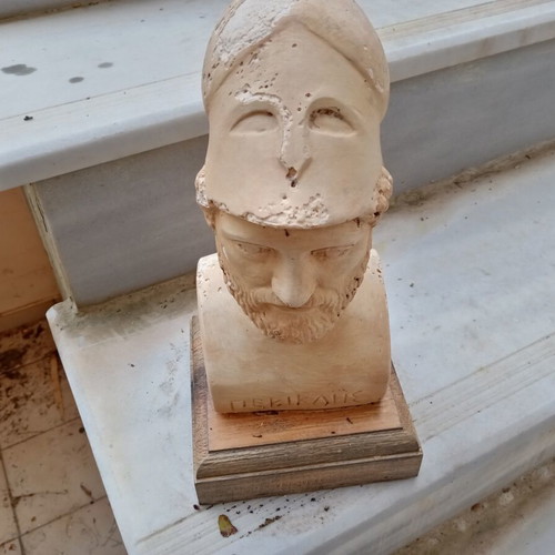 Ceramic bust of Pericles used with wooden base