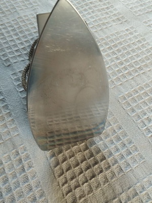 Clothes iron like new