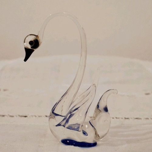 Glass Swan Decorative Figurine like new