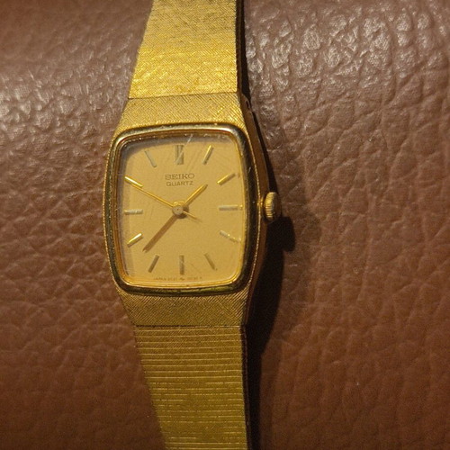 Seiko Quartz Gold-Tone Ladies Watch, vintage 1980s
