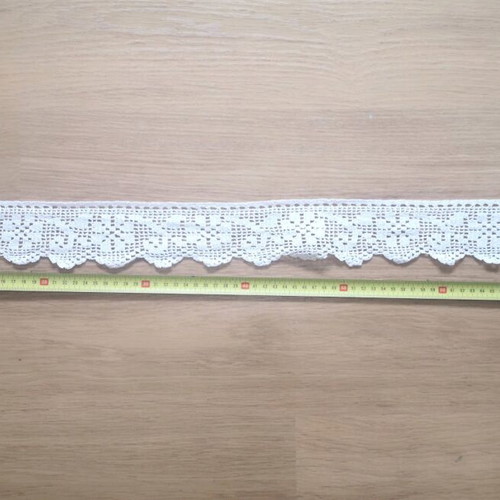 Needle lace 7.5 meters new