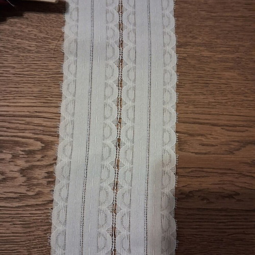Wide lace 40 meters like new, elastic white lace included