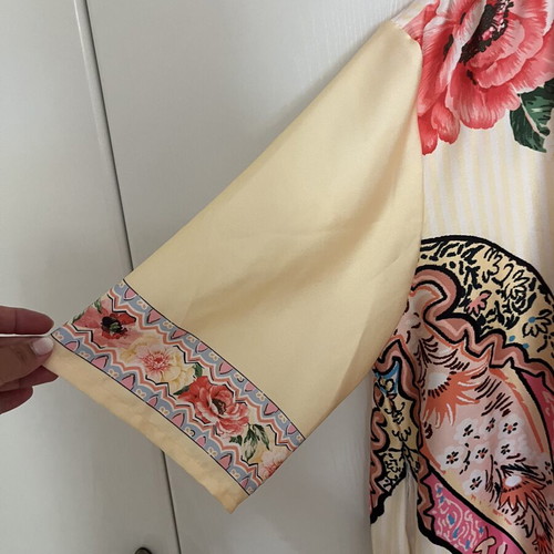 Kaftan new with fantastic colors and flowers satin one size S to XXL with pockets