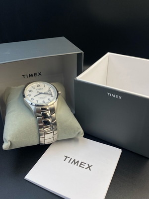 Timex Perpetual Calendar 40mm watch like new, men's, silver with white dial