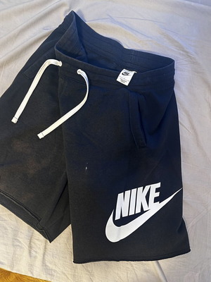 Nike Club French Terry Alumni Shorts used, black, size L