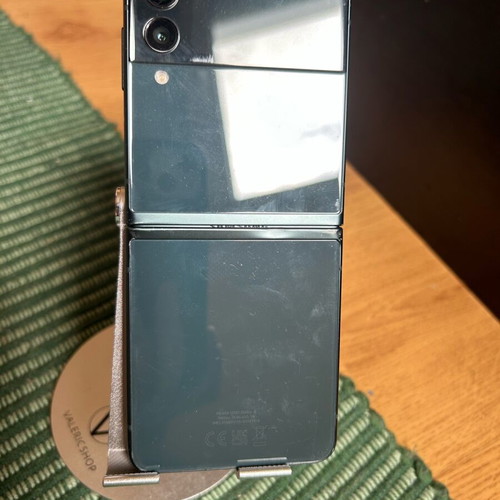 Samsung Galaxy Z Flip 3 used phone with display and sim cover issues