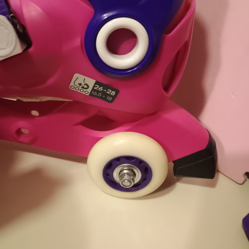 Oxelo Kids Roller Skates like new, sizes 26-28, ages 6-10 with protective set