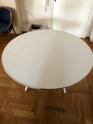 White round dining table 1.30m like new, foldable