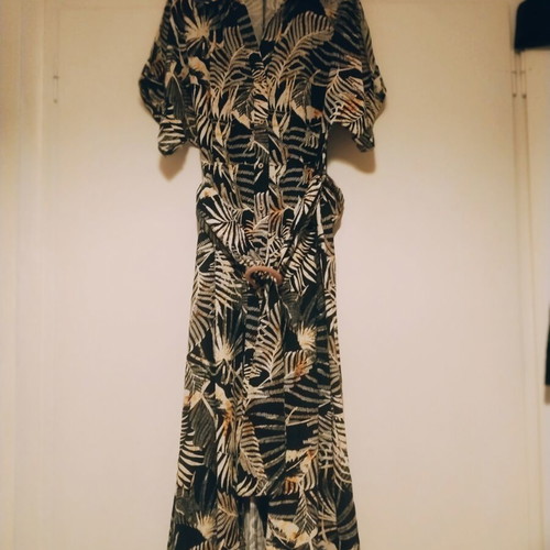 Zara Tropical Print Linen Blend Belted Shirt Dress like new, black