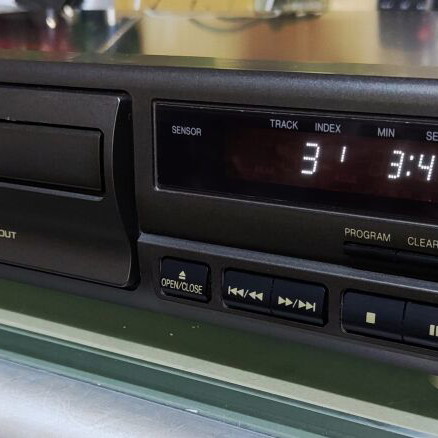 Technics SL-PG490 CD player