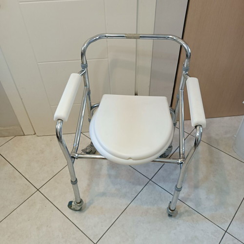 Toilet chair like new