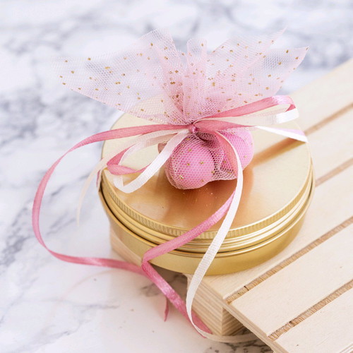 Handmade candle bomboniere in metal container