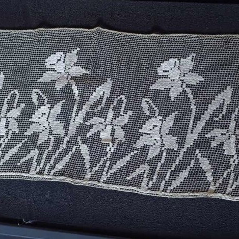 Filet table runner like new
