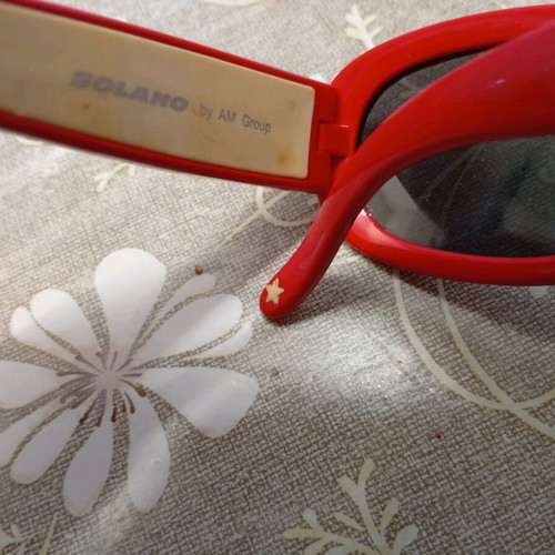 Girls' sunglasses for 5 years and older like new, red