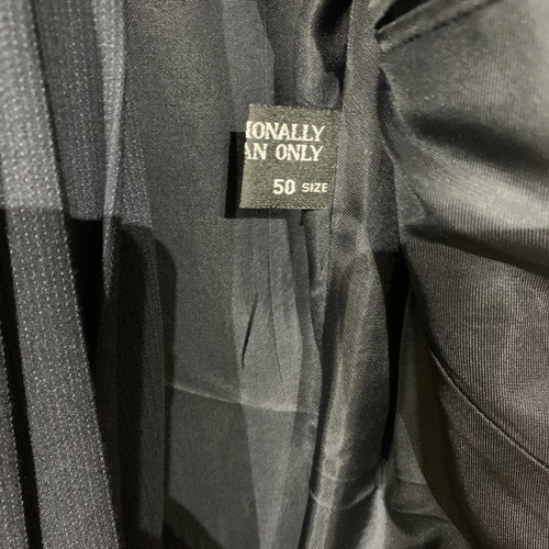 Dark blue suit size 50 new branded